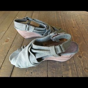 3 for $18/ Blowfish Malibu Green Wedges